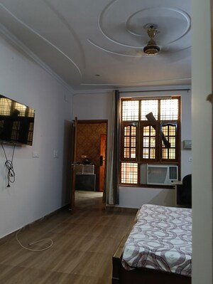 Room in 3 BHK Builder Floor at Patel Nagar – for Rent
