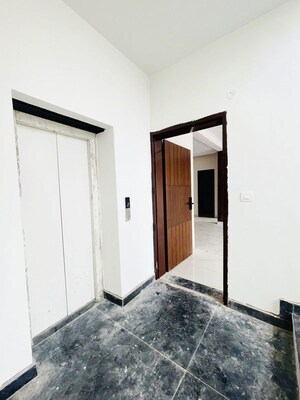 Room in 3 BHK Builder Floor at Sector 125 – for Sale