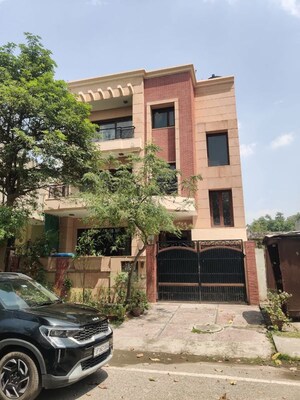 6 BHK Independent House For Sale in Sector 92