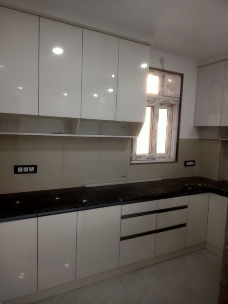 Kitchen, vasant kunj enclave 2 Bedroom 75 Sq.Yd. Builder Floor In Vasant Kunj Enclave Delhi 10395554