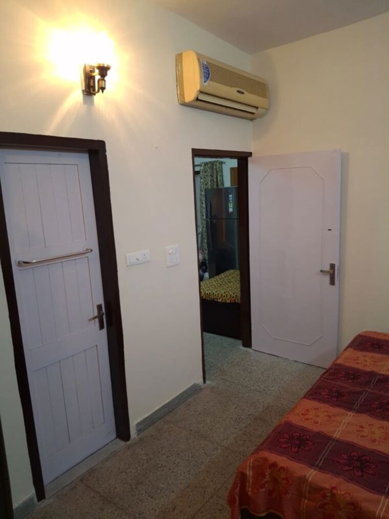 Room, saket 2 Bedroom 1200 Sq.Ft. Builder Floor In Saket Delhi 10395644