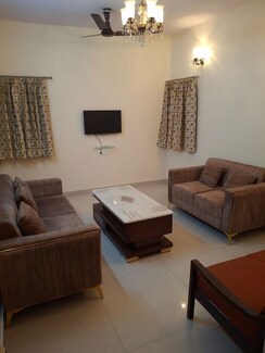 2 BHK Builder Floor For Rent in Saket