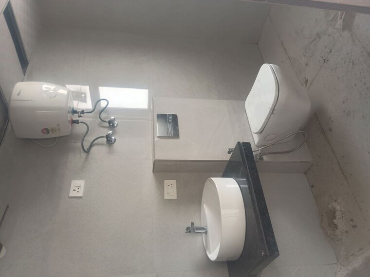 Bathroom, sg-orchard 3 Bedroom 1795 Sq.Ft. Apartment In Raj Nagar Extension Ghaziabad 10395695