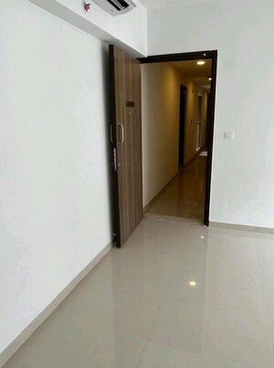 Room in 1.5 BHK Apartment at Lodha Upper Thane, Anjur – for Rent