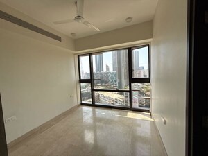 Room in 3 BHK Apartment at Lodha The Park, Worli – for Sale