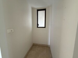 Room in 3 BHK Apartment at Lodha The Park, Worli – for Sale