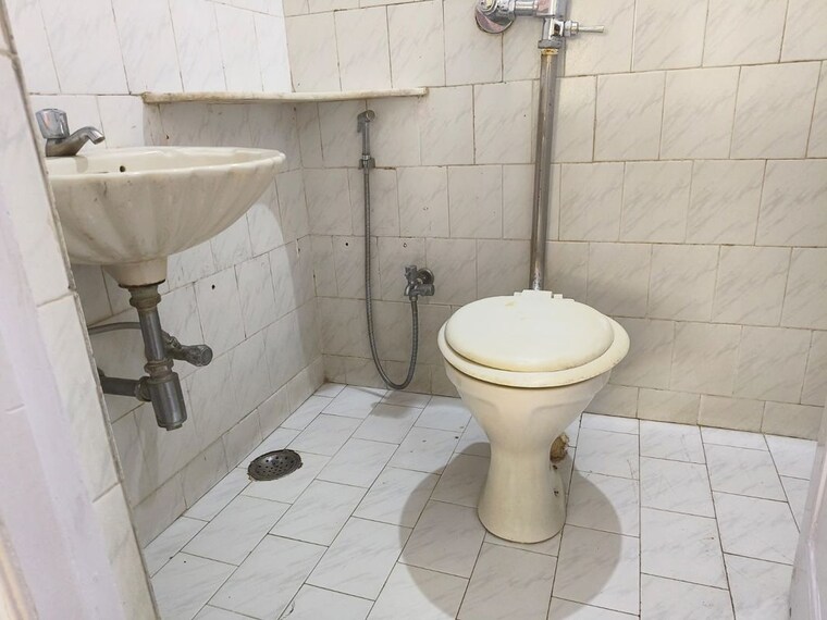 Bathroom, solitaire-apartments-kalyani-nagar 1.5 Bedroom 800 Sq.Ft. Apartment In Kalyani Nagar Pune 10395738