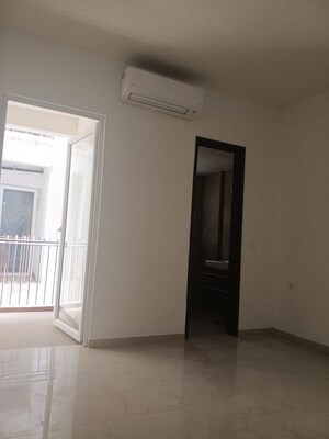 2.5 BHK Apartment For Rent in Smart World Orchard, Sector 61