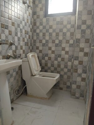 Bathroom in 1 BHK Builder Floor at Neb Sarai – for Rent