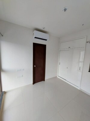 Room in 2 BHK Apartment at Lodha Crown Kolshet, Kolshet Road – for Rent