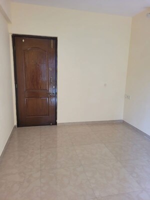 Room in 1 BHK Apartment at Lodha Paradise, Majiwada – for Rent