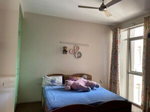 Bedroom in 2.5 BHK Builder Floor at Smart World Orchard, Sector 61 – for Rent