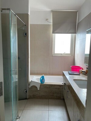 Bathroom in 2.5 BHK Builder Floor at Smart World Orchard, Sector 61 – for Rent