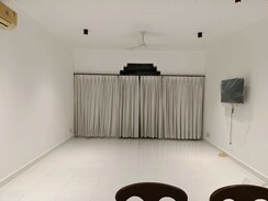 1 RkBuilder Floor For Rent in Saket