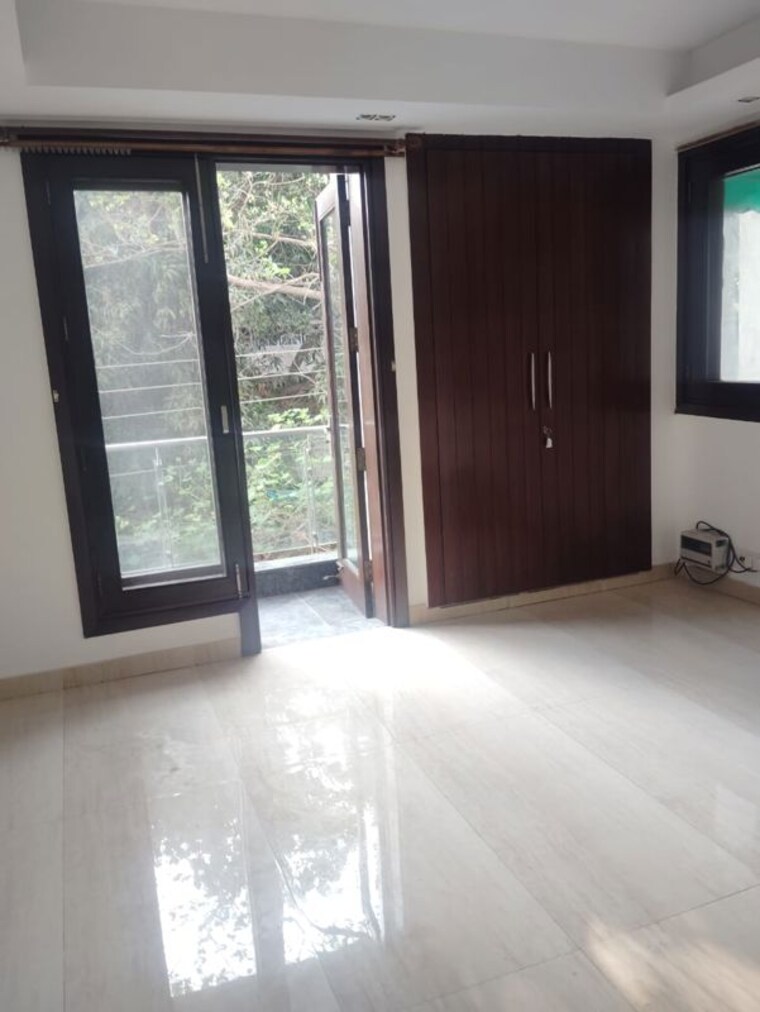 Room, safdarjung development area 3 Bedroom 2000 Sq.Ft. Builder Floor In Safdarjung Development Area Delhi 10395795