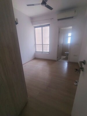 Room in 3 BHK Apartment at DLF Regal Gardens, Sector 90 – for Rent