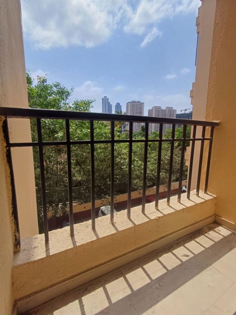 Balcony, ravi-estate 2 Bedroom 700 Sq.Ft. Apartment In Pokhran Road No One Thane 10395792