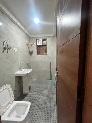 Bathroom in 3 BHK Apartment at Palm Residency Chhatarpur, Chattarpur – for Rent