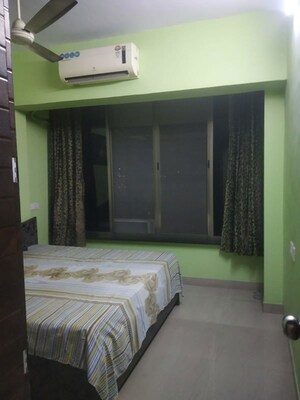 Bedroom in 2 BHK Apartment at Mahavir Plaza, Airoli – for Rent