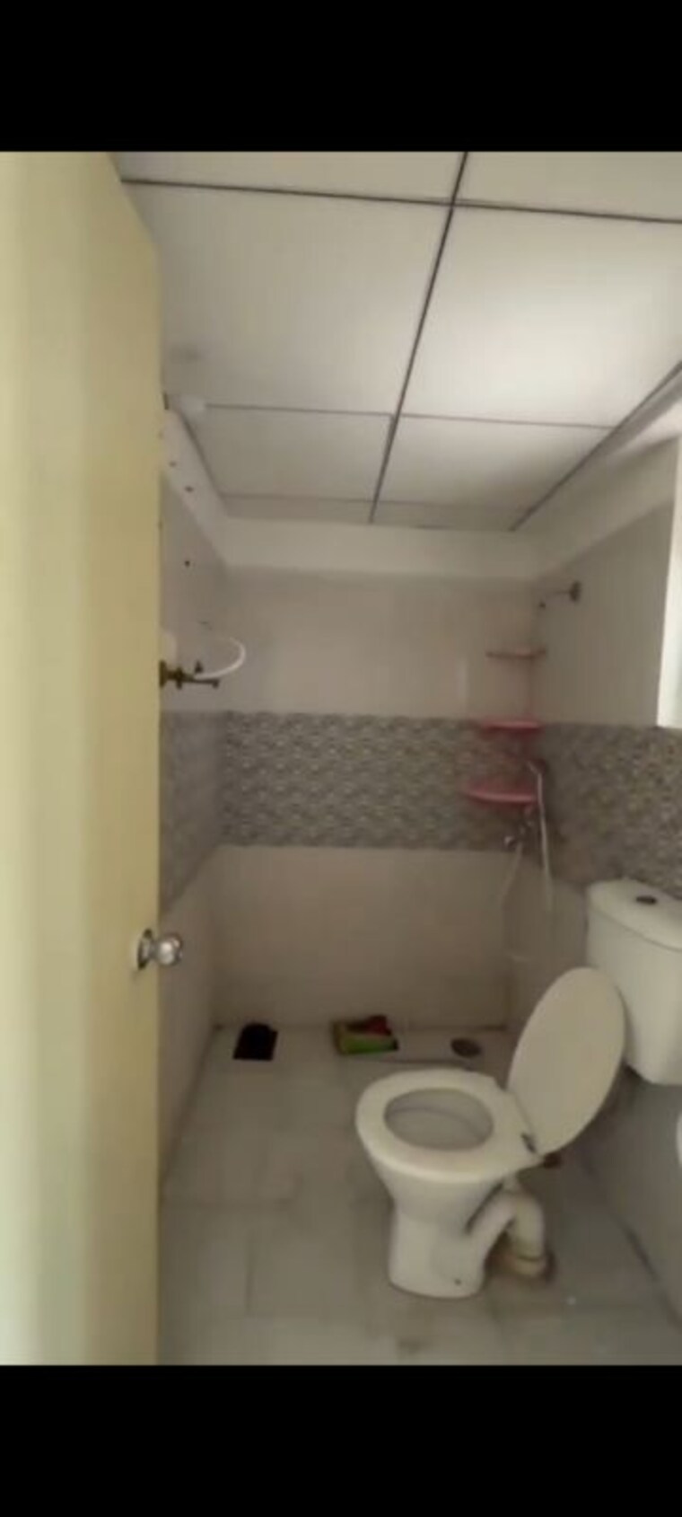 Bathroom, gaur-city-2-14th-avenue 3 Bedroom 1175 Sq.Ft. Apartment In Sector 16c Greater Noida Greater Noida 10395825