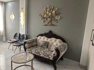 Living Room in 2.5 BHK Builder Floor at Smart World Orchard, Sector 61 – for Rent