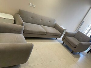 Living Room in 2.5 BHK Builder Floor at Smart World Orchard, Sector 61 – for Rent