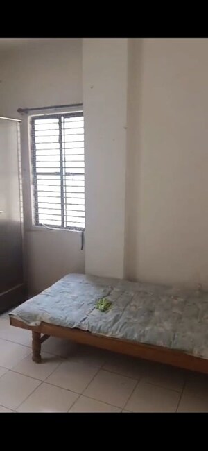 Room in 2 BHK Apartment at Vasna – for Rent