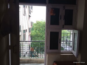 Room in 1.5 BHK Apartment at Mayur Vihar – for Rent