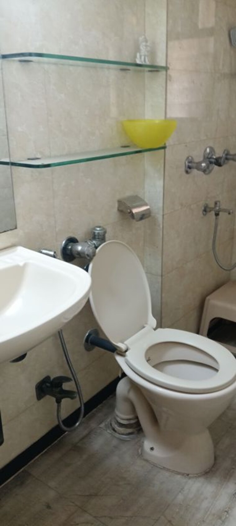 Bathroom, indradarshan-ii 4 Bedroom 1850 Sq.Ft. Apartment In Oshiwara Mumbai 10394828