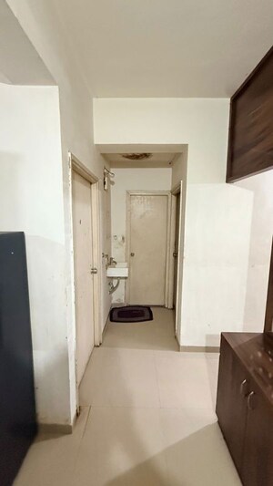 Bathroom in 2 BHK Apartment at Shyam Elegance, Jodhpur – for Rent