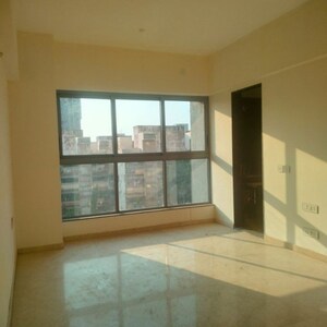 Room in 4 BHK Apartment at Sheth 72 West, Andheri West – for Sale
