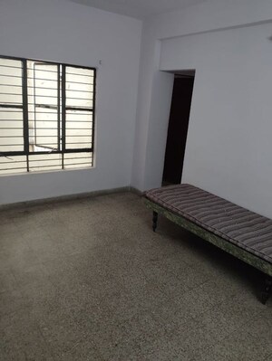 Room in 1 BHK Apartment at Jivraj Park – for Rent