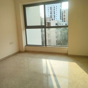 Room in 4 BHK Apartment at Sheth 72 West, Andheri West – for Sale