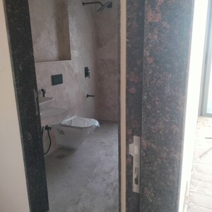 Bathroom in 4 BHK Apartment at Sheth 72 West, Andheri West – for Sale