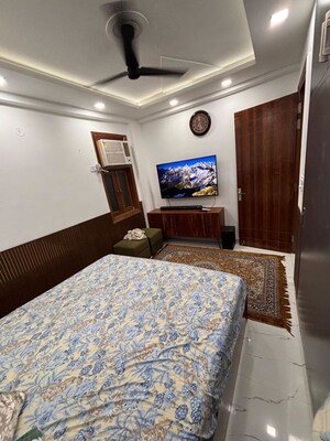 Bedroom in 1 BHK Builder Floor at Chattarpur – for Rent
