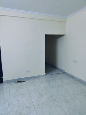 Room in 2 BHK Builder Floor at Sector 52 – for Rent