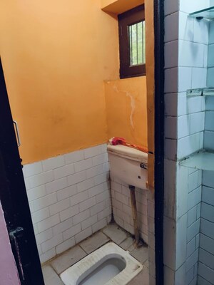 Bathroom in 1 BHK Apartment at Sai Apartments Noida, Sector 71 – for Rent