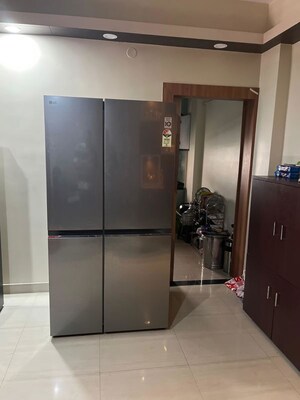 Furnished Amenities in 4 BHK Builder Floor at Dhakuria – for Sale