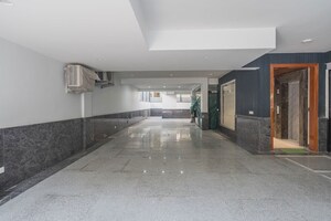Parking in  Showroom at Andheri West – for Rent