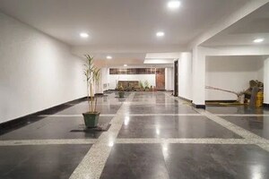  Showroom For Rent in Andheri West
