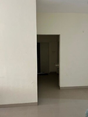 Room in 2 BHK Apartment at Kumar Park Infinia, Fursungi – for Rent