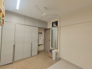 Room in 2 BHK Apartment at Sai Mangal CHS Kandivali, Kandivali West – for Rent