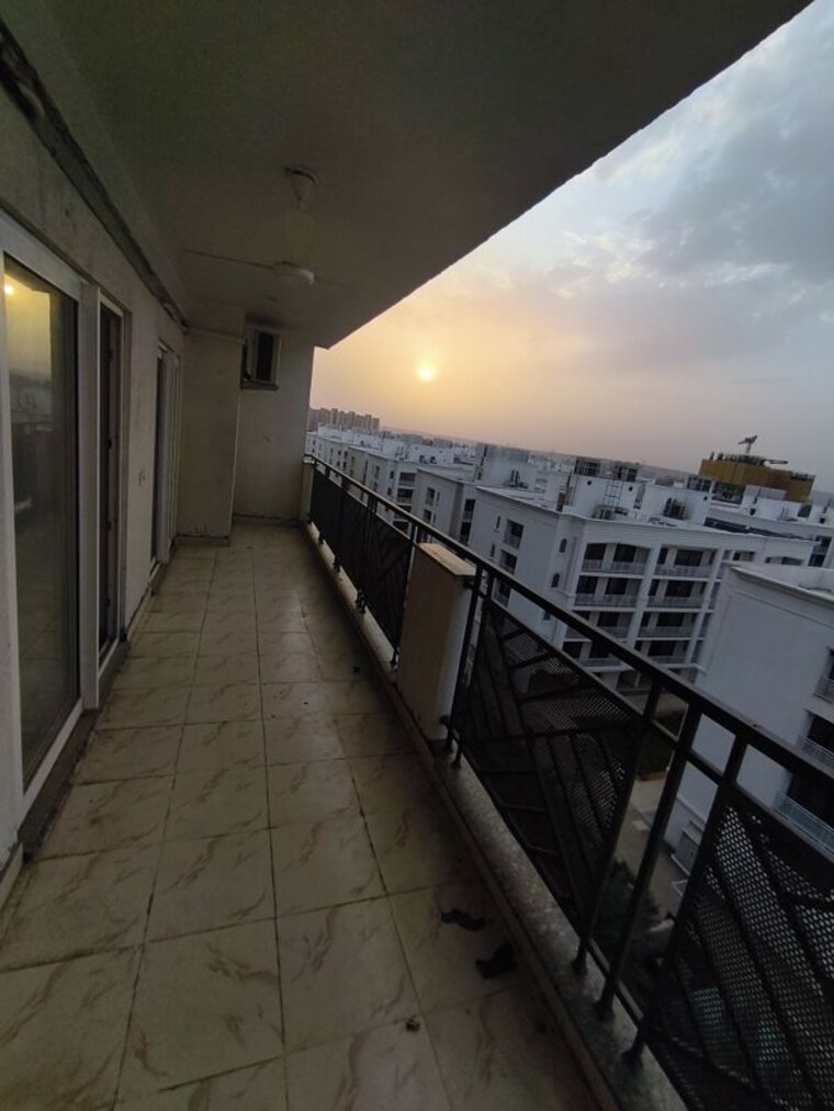 Balcony, central-park-flower-valley-aqua-front-towers 3 Bedroom 1789 Sq.Ft. Apartment In Sohna Sector 33 Gurgaon 10396039