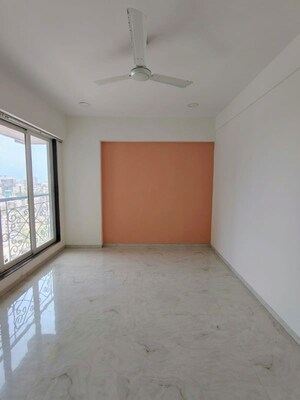 Room in 4 BHK Apartment at Bansi Villa, Vile Parle West – for Rent