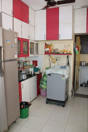 Team Area in 3 BHK Apartment at Shela – for Rent