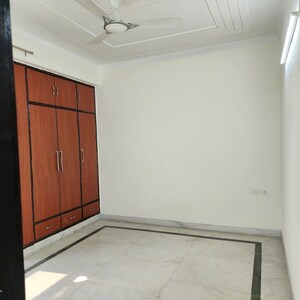 Room in 4 BHK Apartment at Garur Golf Island, Sector 19b Dwarka – for Rent