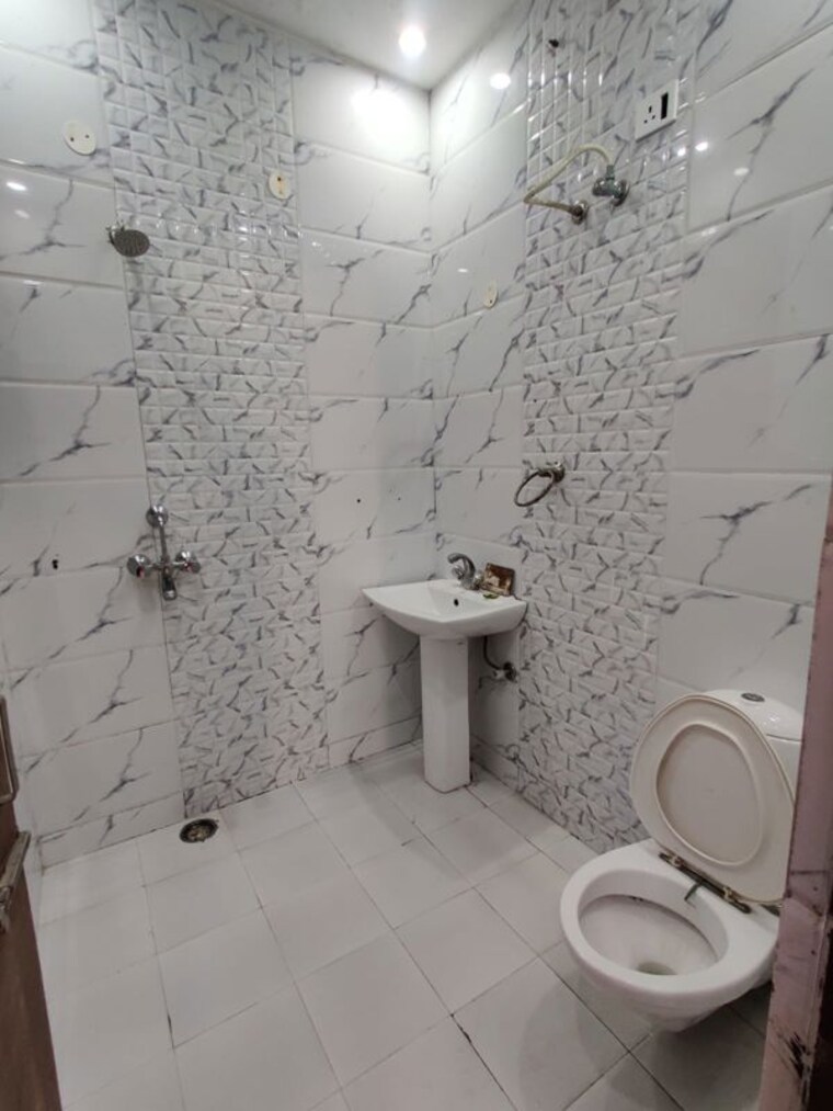 Bathroom, bliss-orra 2 Bedroom 900 Sq.Ft. Independent House In Ambala Highway Zirakpur 10396083