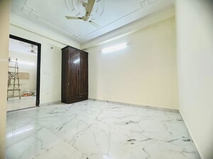 Room in 1 BHK Apartment at Chattarpur – for Rent
