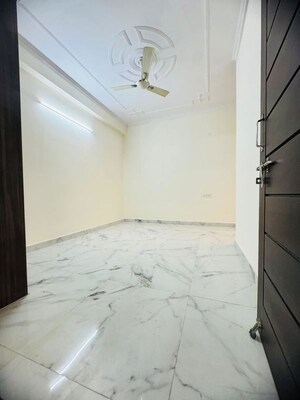 Room in 1 BHK Apartment at Chattarpur – for Rent