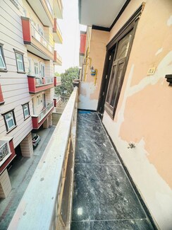 1 BHK + Basement Apartment For Rent in Chattarpur